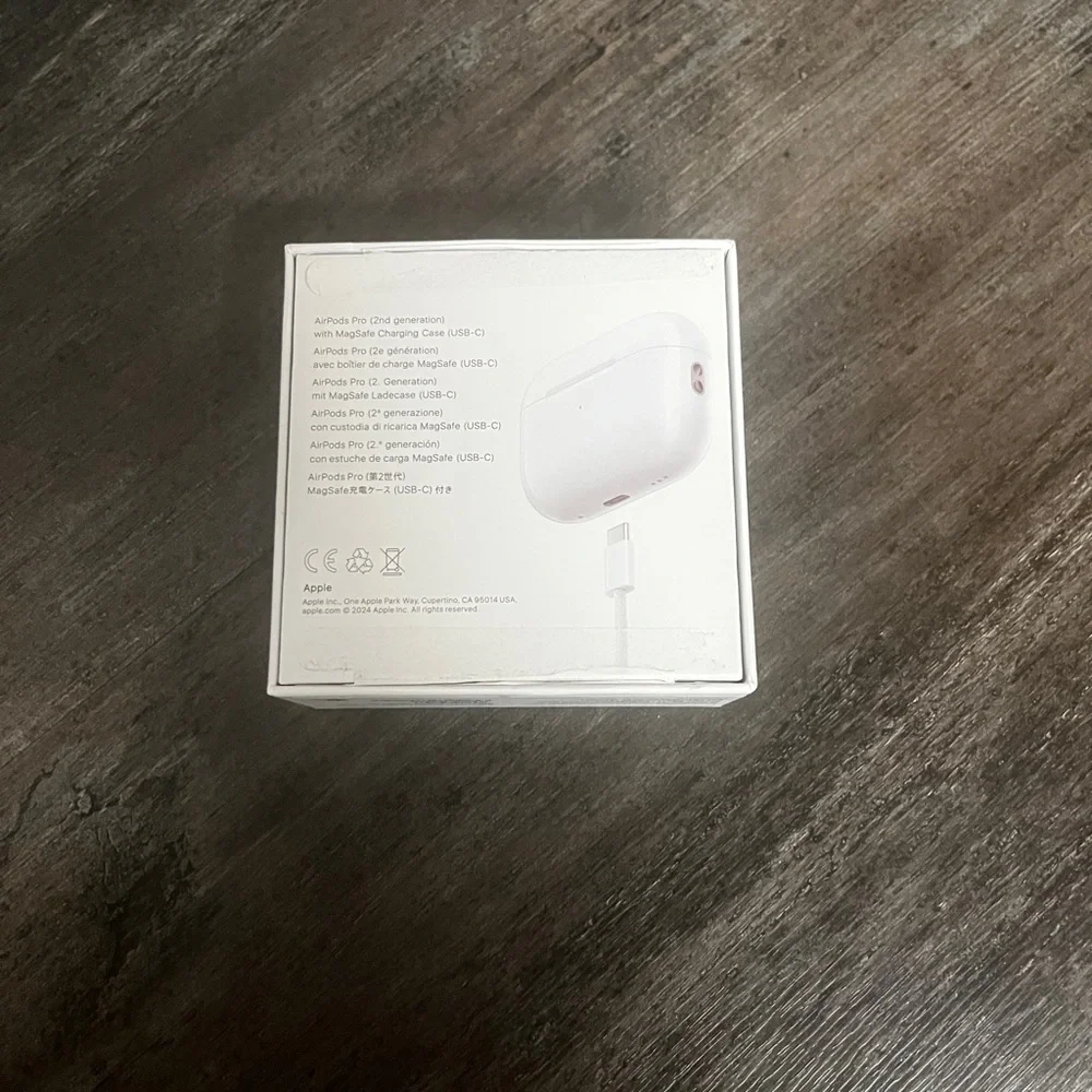 Apple White Wireless Earbuds with Charging Case